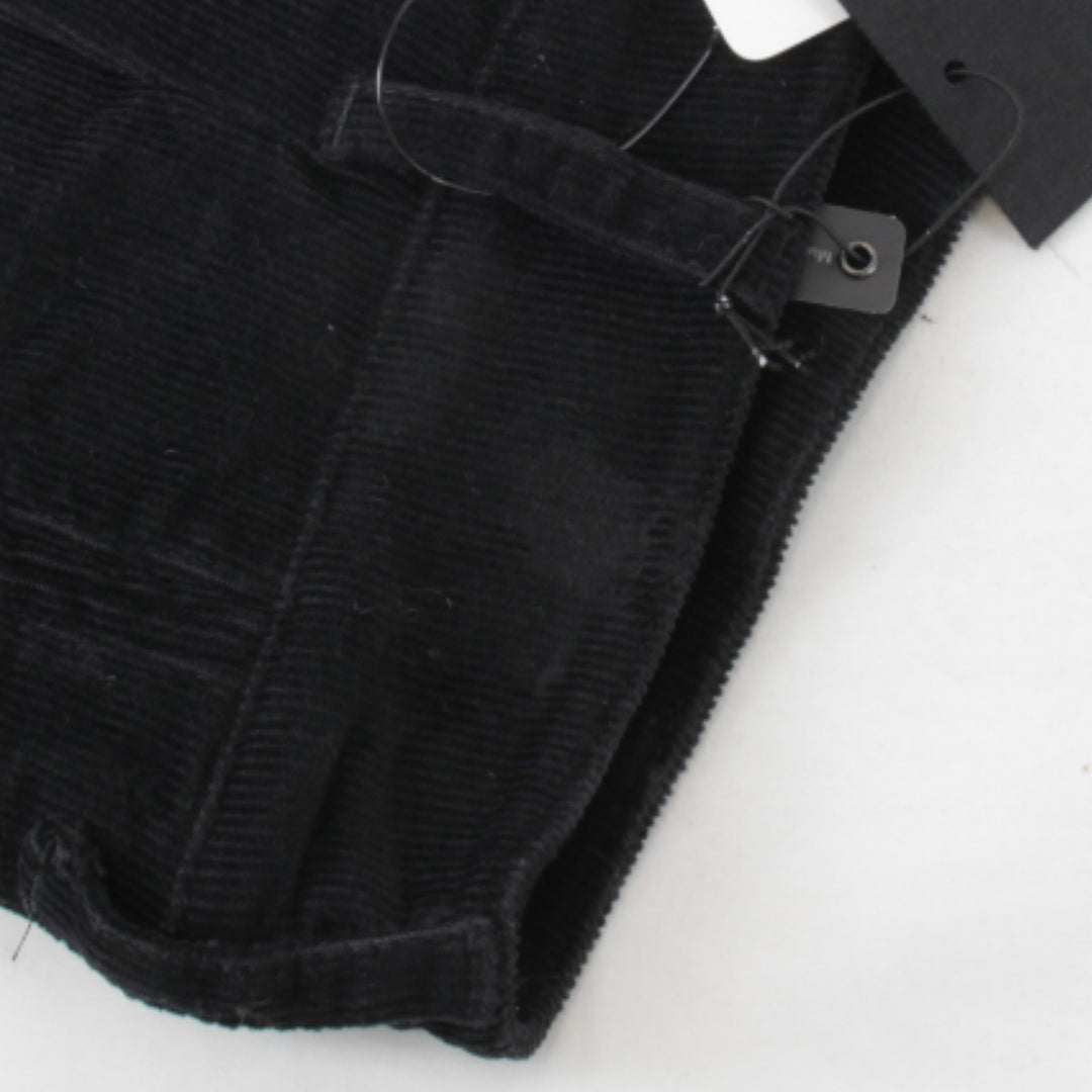 良品『USED』 
Munich ミューニック 
 タグ付き未使用 秋冬ショートパンツ Ｓサイズ パンツ 
コーデュロイ ブラック