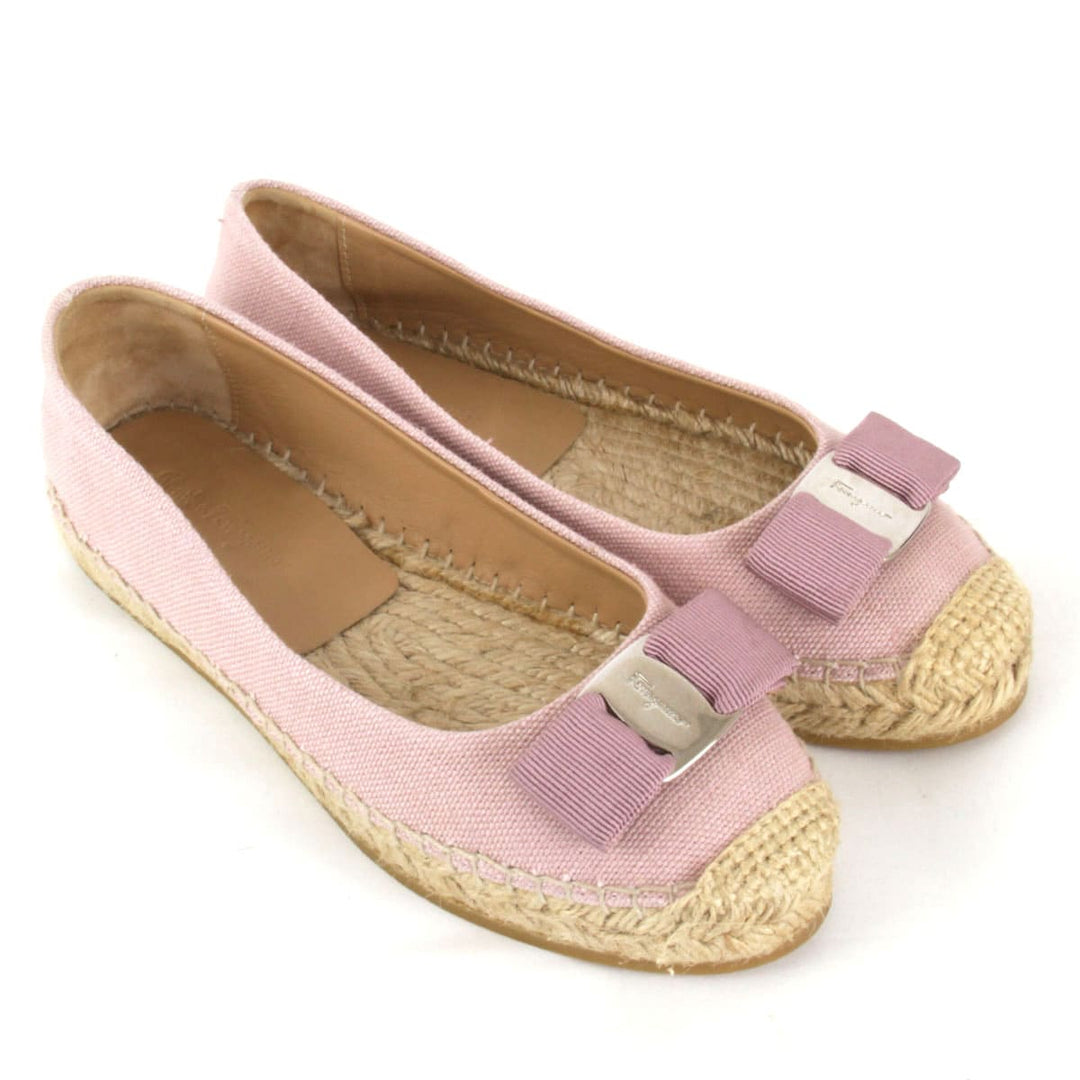 『USED』 
Salvatore Ferragamo フェラガモ 
 ヴァラエスパドリーユ フラットシューズ その他靴 
ジュート ベビーピンク