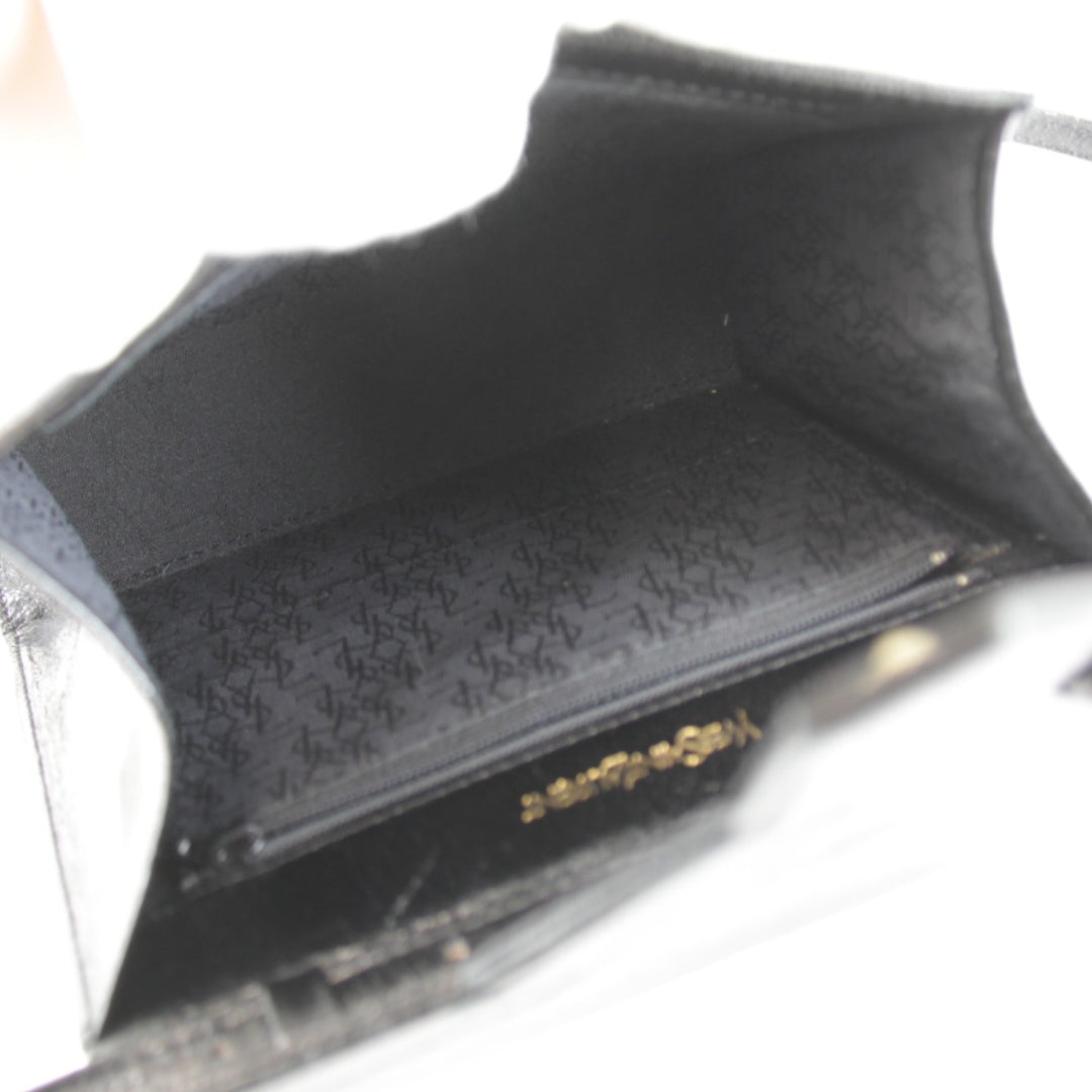 【価格改定】『USED』 
YVES SAINT LAURENT イヴ・サンローラン 
 リザード シンプル 光沢あり PVCレザー ショルダーバッグ 
レザー ブラック