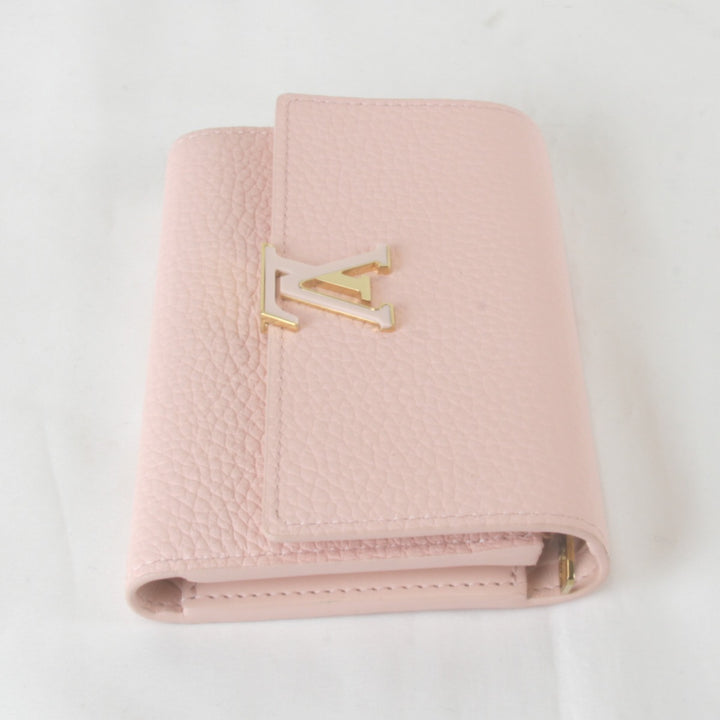 超美品『未使用』 
LOUIS VUITTON ルイ・ヴィトン 
 ポルトフォイユ・カプシーヌコンパクト M82361 三つ折り財布 
レザー ピンク 柔らかいピンク 可愛い 上品 高級 ハイブランド