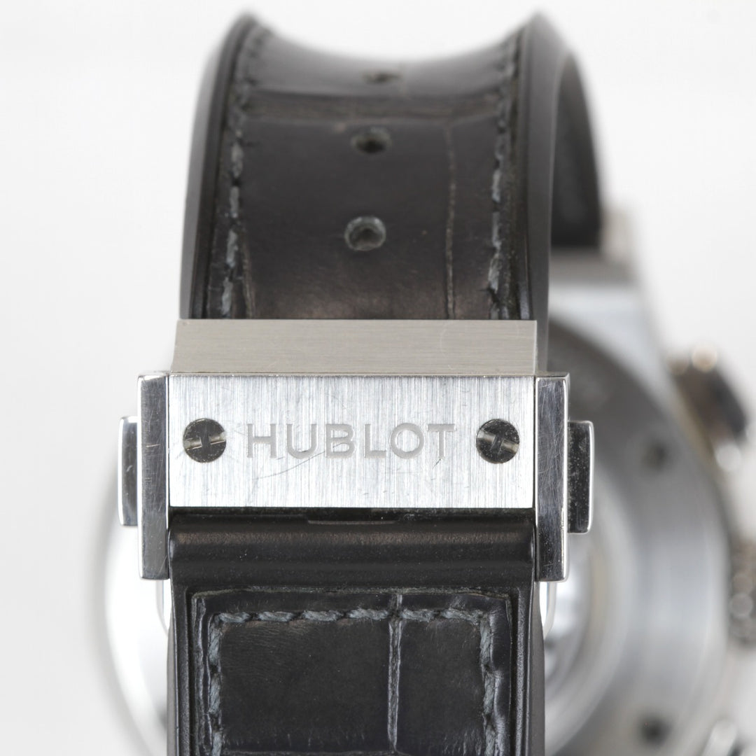 美品『USED』 
HUBLOT チタニウム レーシンググレー 箱/カード 541.NX.7070.LR 
腕時計
 自動巻き メンズ