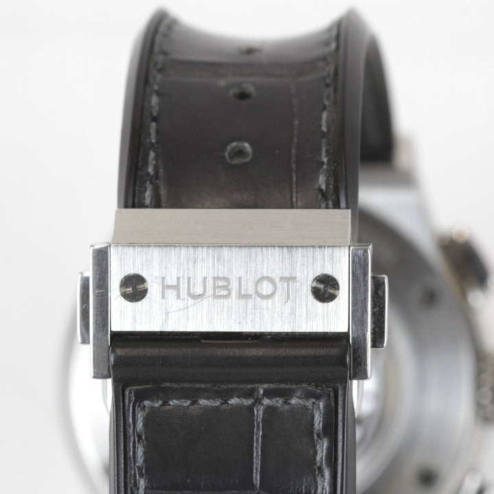 美品『USED』 
HUBLOT チタニウム レーシンググレー 箱/カード 541.NX.7070.LR 
腕時計
 自動巻き メンズ