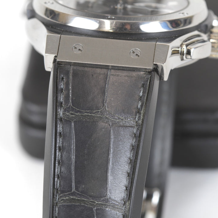 美品『USED』 
HUBLOT チタニウム レーシンググレー 箱/カード 541.NX.7070.LR 
腕時計
 自動巻き メンズ