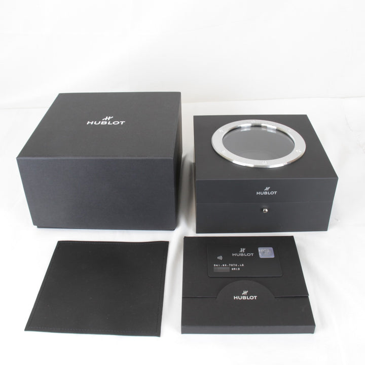 美品『USED』 
HUBLOT チタニウム レーシンググレー 箱/カード 541.NX.7070.LR 
腕時計
 自動巻き メンズ