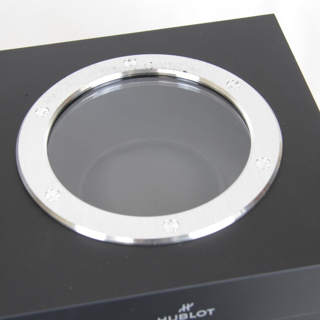美品『USED』 
HUBLOT チタニウム レーシンググレー 箱/カード 541.NX.7070.LR 
腕時計
 自動巻き メンズ