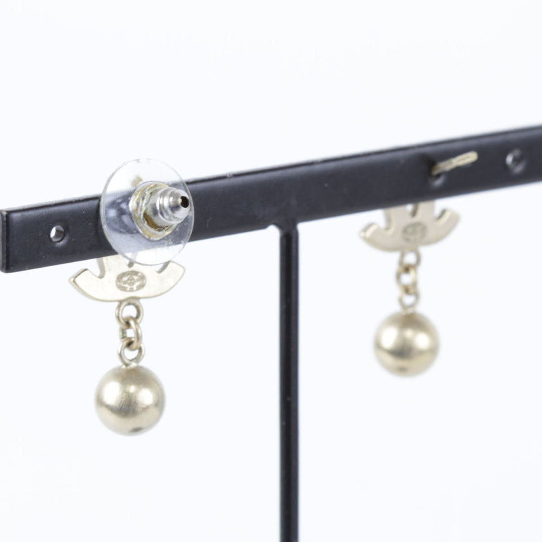 『USED』 メタル 
CHANEL  ピアス（キャッチ片方なし）/トップ セット ピアス