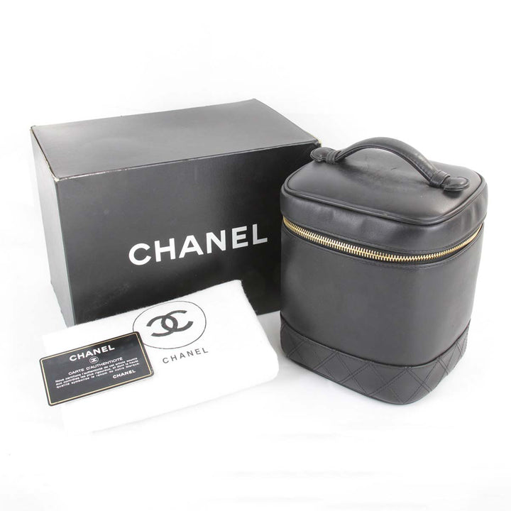 良品『USED』 
CHANEL シャネル 
 バニティバッグ 
レザー ブラック