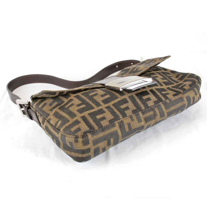 良品『USED』 
FENDI フェンディ 
 ズッカ マンマバケット ショルダーバッグ 
キャンバス ブラウン