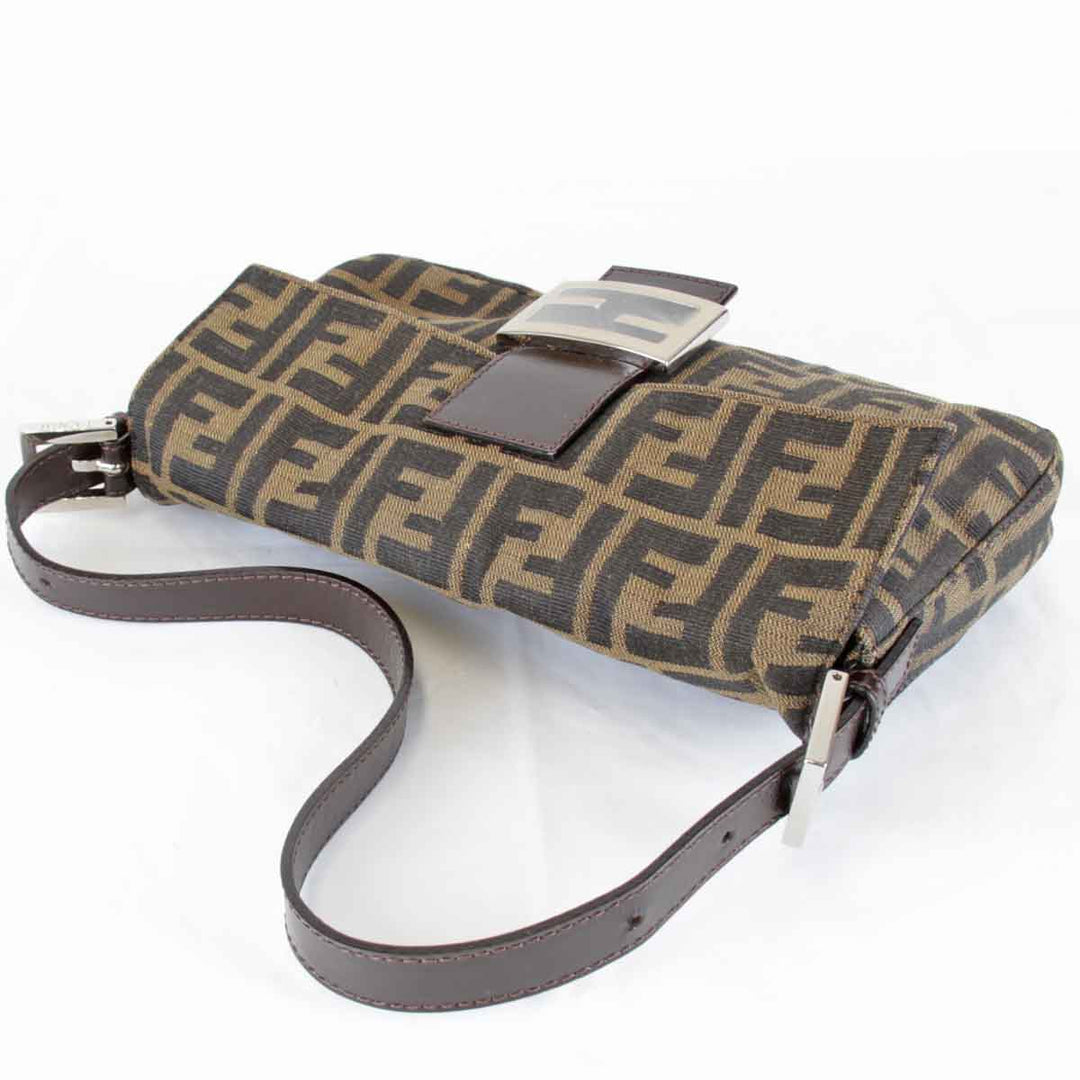 良品『USED』 
FENDI フェンディ 
 ズッカ マンマバケット ショルダーバッグ 
キャンバス ブラウン