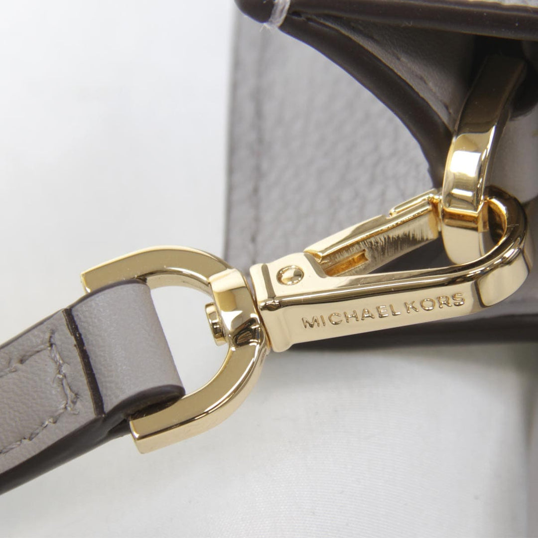 美品『USED』 
Michael Kors マイケルコース 
 ショルダーバッグ 
レザー グレー