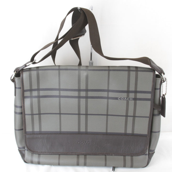『USED』 
COACH コーチ 
 メッセンジャーバッグ F70750 ショルダーバッグ 
PVC/レザー チェック　グレー