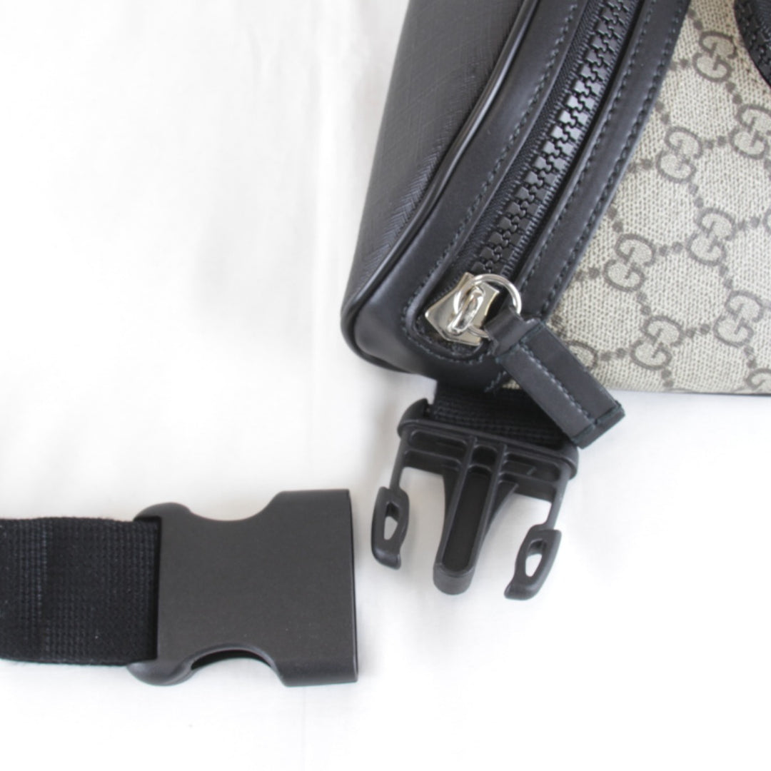 美品『USED』 
GUCCI グッチ 
 袋有 779843・493075 ボディバッグ 
GGスプリームキャンバス グレー