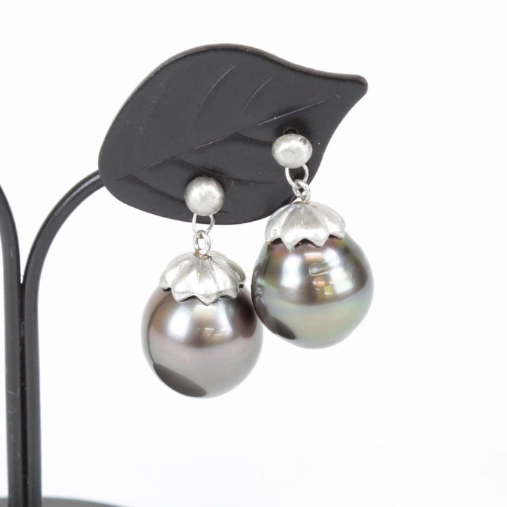美品『USED』 Pt900/ブラックパール（黒蝶真珠） 
ピアス
 8.4g