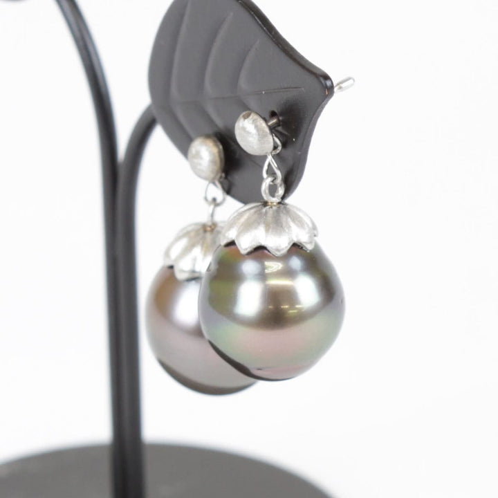 美品『USED』 Pt900/ブラックパール（黒蝶真珠） 
ピアス
 8.4g