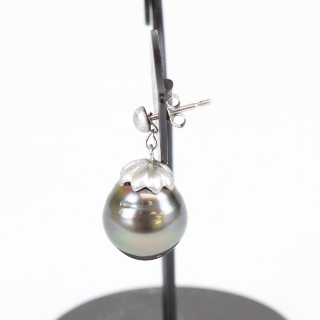 美品『USED』 Pt900/ブラックパール（黒蝶真珠） 
ピアス
 8.4g