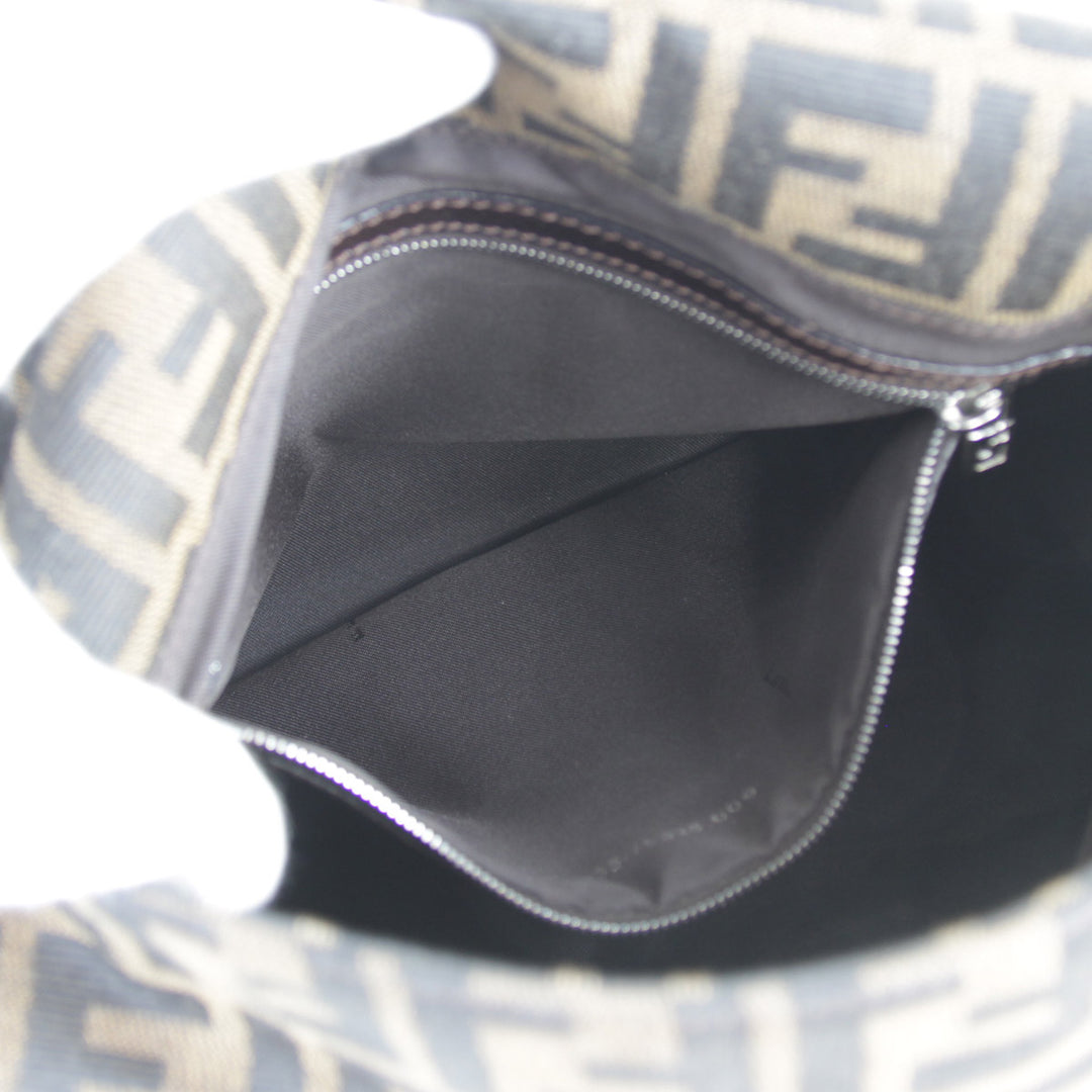 『USED』 
FENDI フェンディ 
 ショルダーバッグ 
キャンバス カーキ