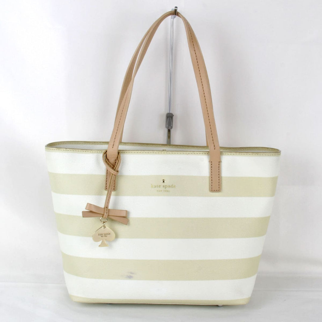 良品『USED』 
Kate Spade ケイトスペード 
 ボーダー トートバッグ 
PVCコーティングキャンバス ベージュ×ホワイト