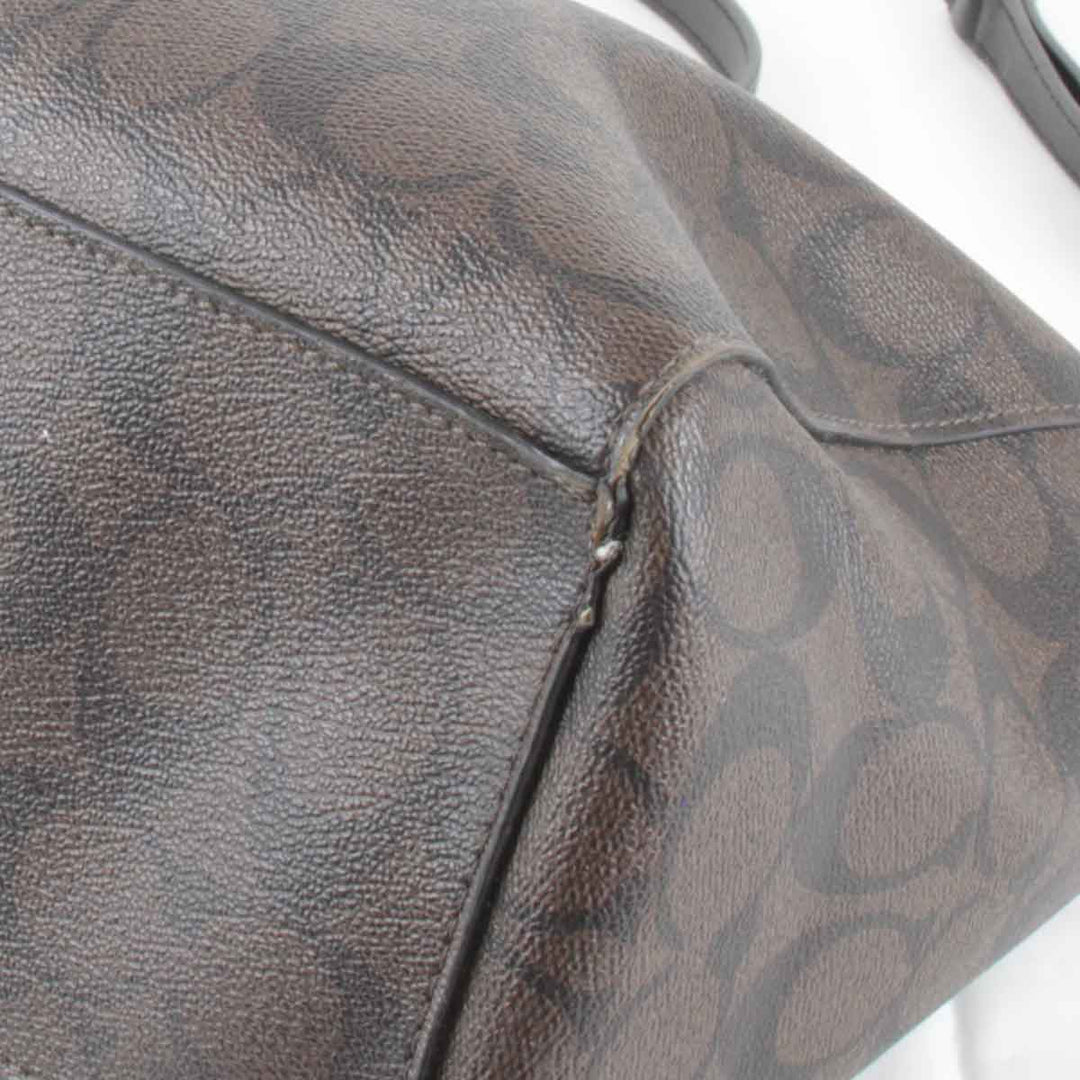 良品『USED』 
COACH コーチ 
 シグネチャー 2way(ベルト穴開け)  F34899 ショルダーバッグ 
PVCコーティングキャンバス ブラウン