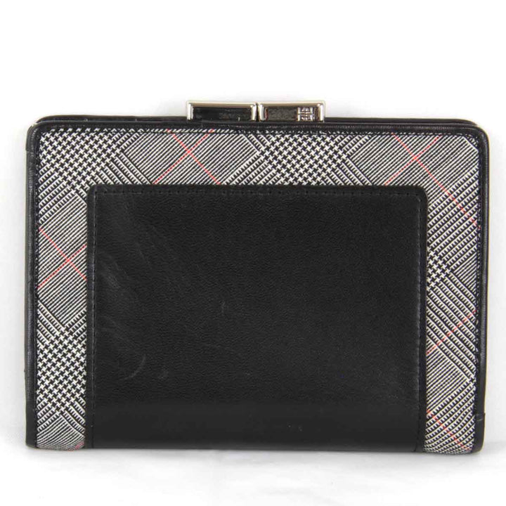 『USED』 
GIVENCHY ジバンシィ 
 チェック 二つ折り財布 
レザー ブラック