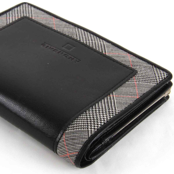 『USED』 
GIVENCHY ジバンシィ 
 チェック 二つ折り財布 
レザー ブラック