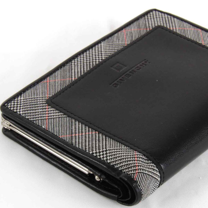 『USED』 
GIVENCHY ジバンシィ 
 チェック 二つ折り財布 
レザー ブラック