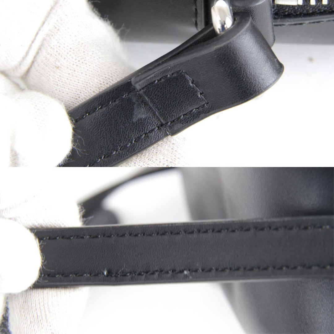 美品『USED』 
 
 ショルダーバッグ 
ポリウレタン ブラック