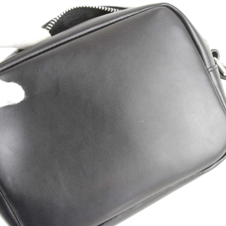 美品『USED』 
 
 ショルダーバッグ 
ポリウレタン ブラック