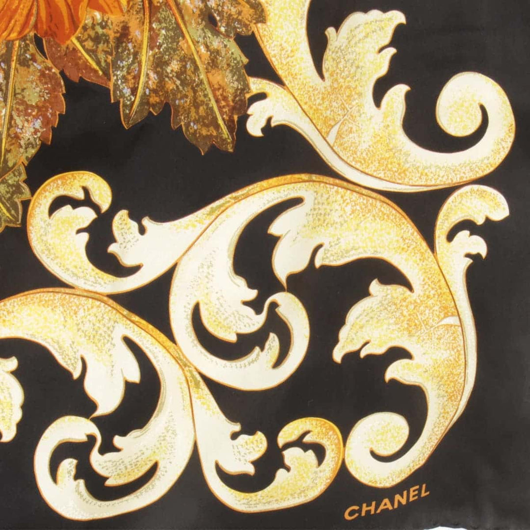 美品『USED』 
CHANEL シャネル 
 スカーフ 
シルク ブラック