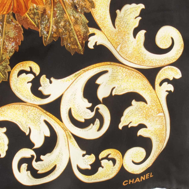 美品『USED』 
CHANEL シャネル 
 スカーフ 
シルク ブラック