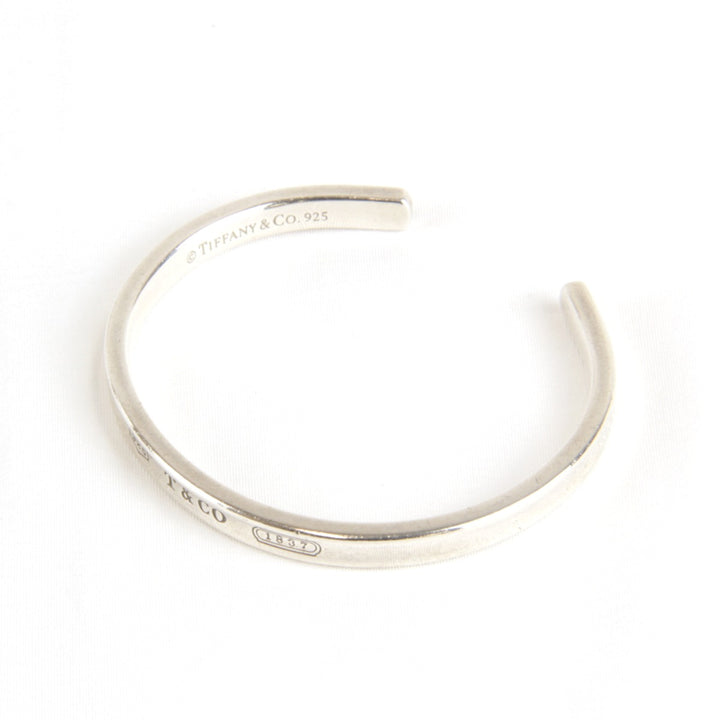 『USED』 
TIFFANY&Co. ティファニー 
 ナロー カフ ブレスレット 
シルバー925 シルバー