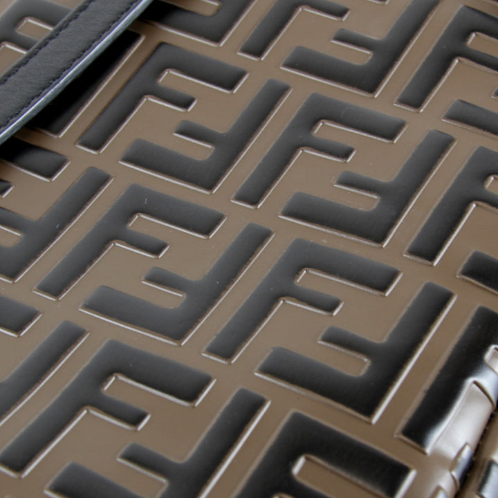 【価格改定】美品『USED』 
FENDI フェンディ 
 ズッカ 8B2038 リュック・デイパック 
PVC/レザー ブラウン