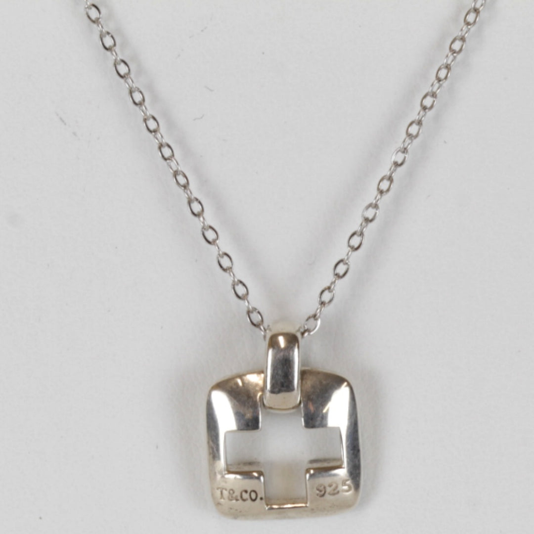 『USED』 シルバー925 
TIFFANY&Co. ピアストクロス チェーン社外品 ネックレス
 4g