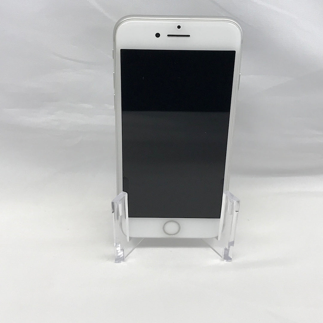 『USED』 
 
 iPhone8 64GB(2017年秋モデル) シルバー docomo SIMロック未解除 iPhone