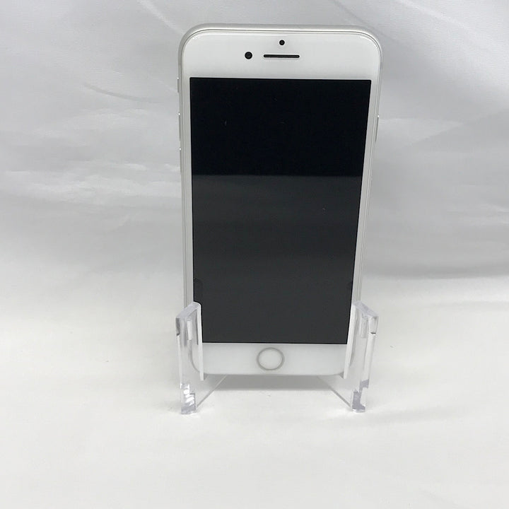 『USED』 
 
 iPhone8 64GB(2017年秋モデル) シルバー docomo SIMロック未解除 iPhone