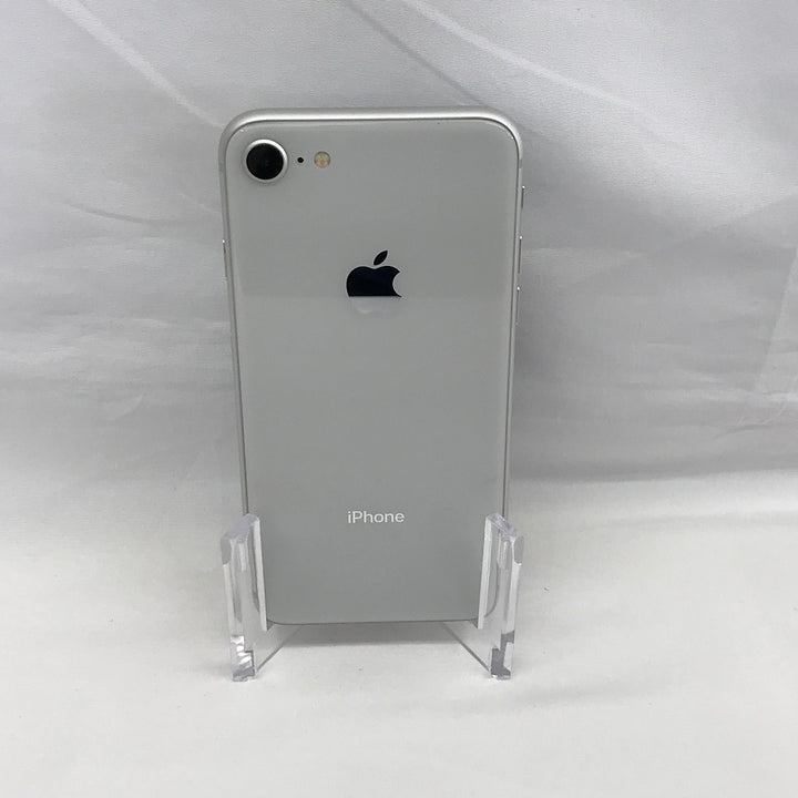 『USED』 
 
 iPhone8 64GB(2017年秋モデル) シルバー docomo SIMロック未解除 iPhone