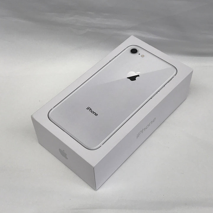 『USED』 
 
 iPhone8 64GB(2017年秋モデル) シルバー docomo SIMロック未解除 iPhone