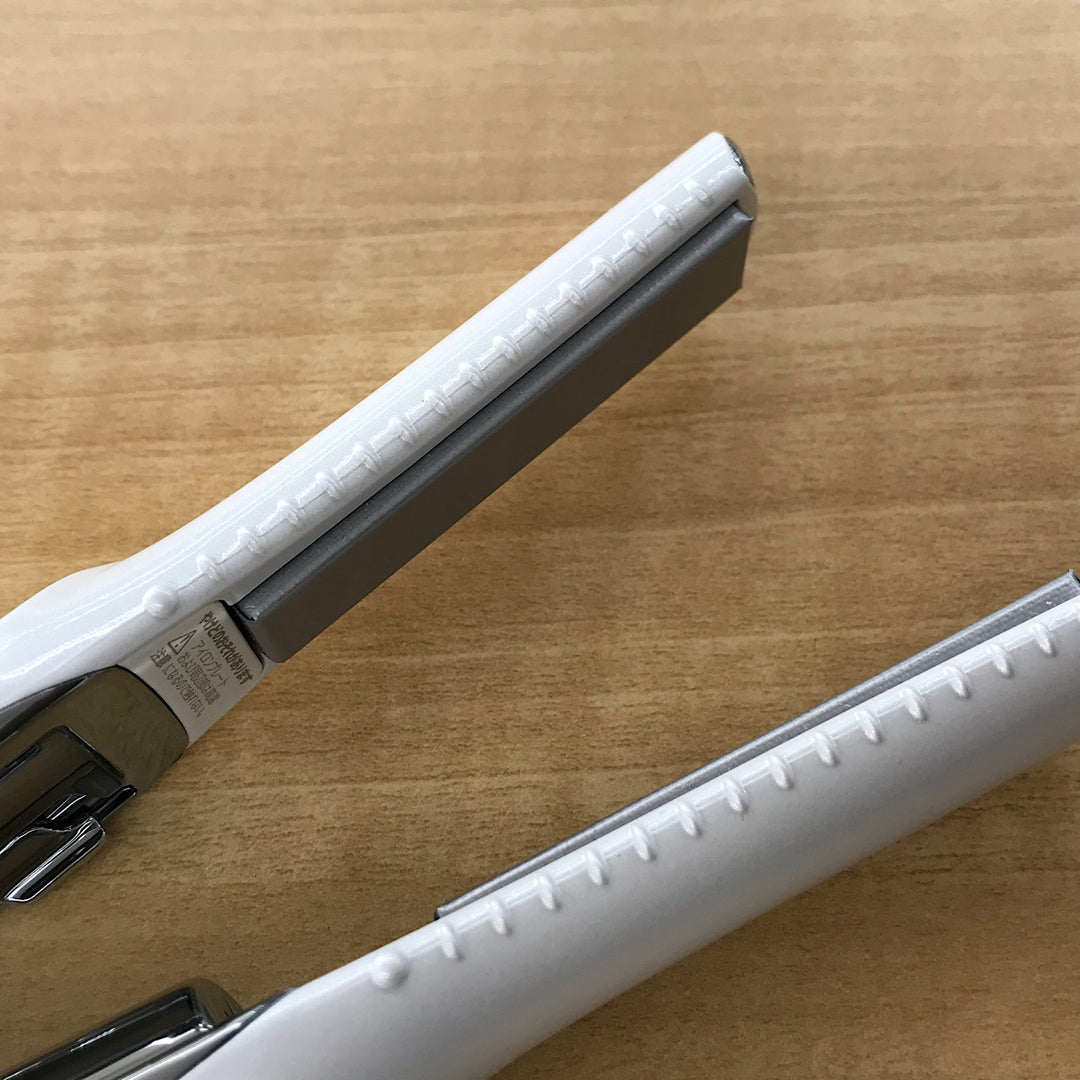 『USED』 
 
 ReFa RE-A102A フィンガーアイロン  小型家電 
 ホワイト系