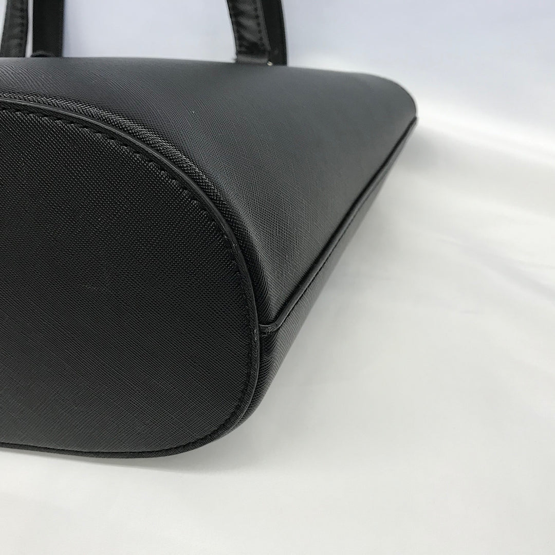 『USED』 
Guess ゲス 
 GUESS バッグ JP745622 トートバッグ 
合成皮革 ブラック系