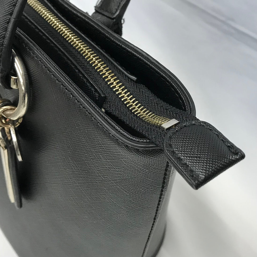 『USED』 
Guess ゲス 
 GUESS バッグ JP745622 トートバッグ 
合成皮革 ブラック系