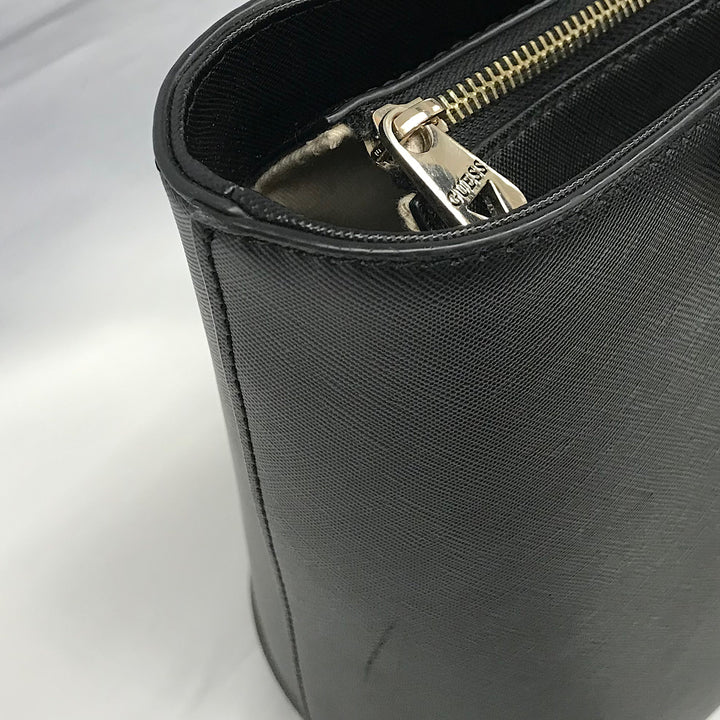 『USED』 
Guess ゲス 
 GUESS バッグ JP745622 トートバッグ 
合成皮革 ブラック系