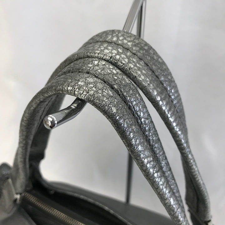 『USED』 
HIROFU ヒロフ 
 シルバーハンドバッグ ハンドバッグ 
牛革 シルバー系