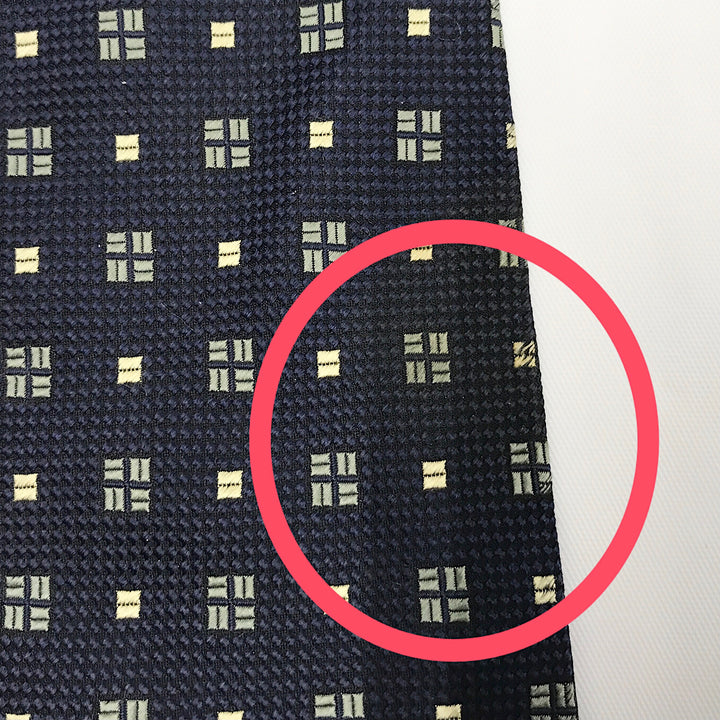 『USED』 
BURBERRY バーバリー 
 BBJ-02 ネクタイ 
綿100% ネイビー系