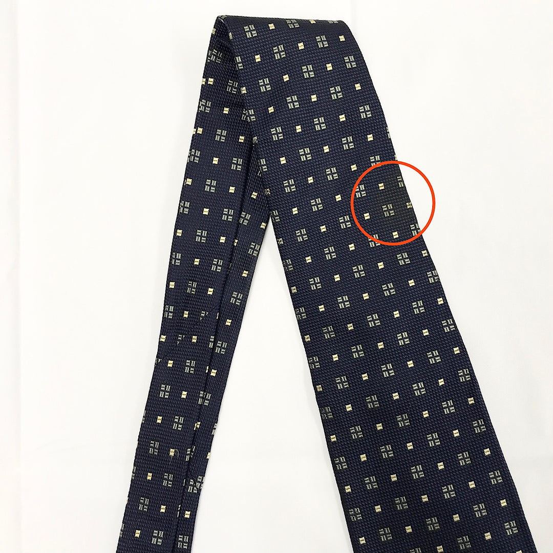 『USED』 
BURBERRY バーバリー 
 BBJ-02 ネクタイ 
綿100% ネイビー系