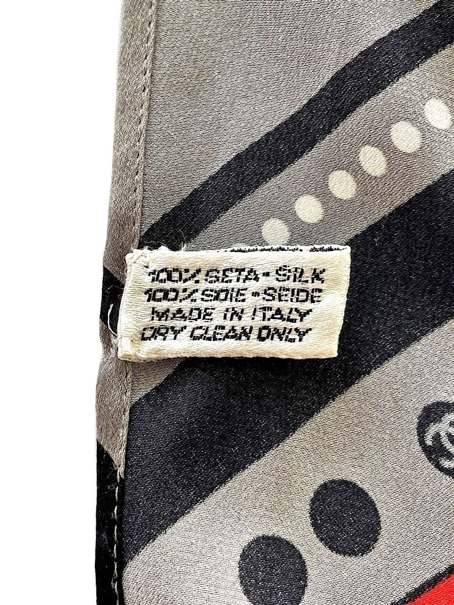 『USED』 
CHANEL シャネル 
 CHANEL シャネル シルク100% リボン スカーフ ココマーク バンダナ ストール 
シルク グレー
