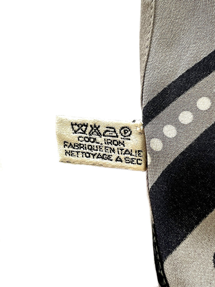 『USED』 
CHANEL シャネル 
 CHANEL シャネル シルク100% リボン スカーフ ココマーク バンダナ ストール 
シルク グレー