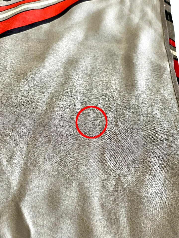 『USED』 
CHANEL シャネル 
 CHANEL シャネル シルク100% リボン スカーフ ココマーク バンダナ ストール 
シルク グレー