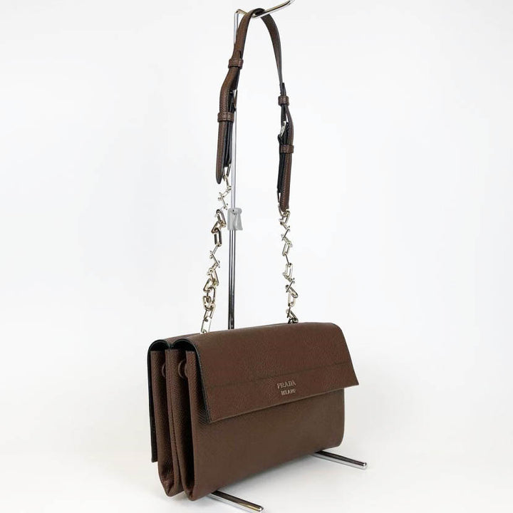PRADA プラダ 
 BT0992  ショルダーバッグ 
牛革 /チェーン ブラウン