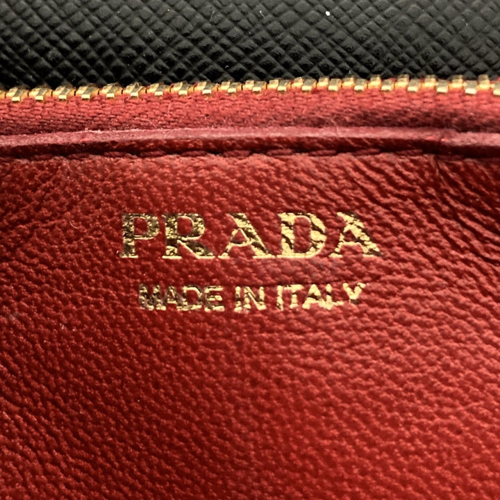 PRADA プラダ 
 ショルダーバッグ 
レザー ブラック