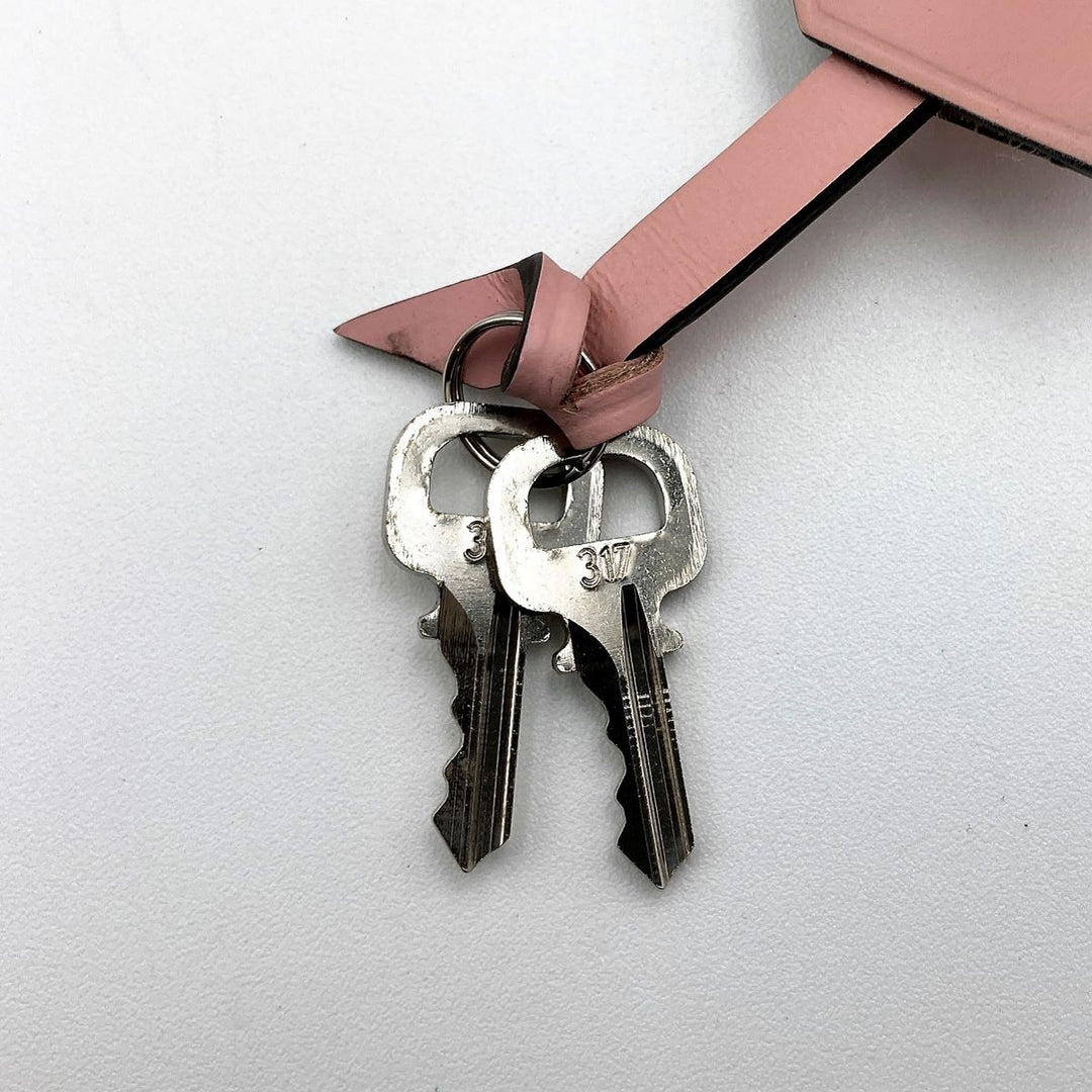 LOUIS VUITTON ルイ・ヴィトン 
 アルマBB M41327 ショルダーバッグ 
PVC ピンク
