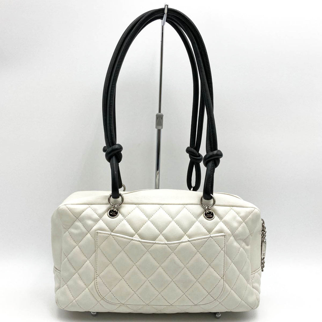 CHANEL シャネル 
 ショルダーバッグ 
レザー ホワイト